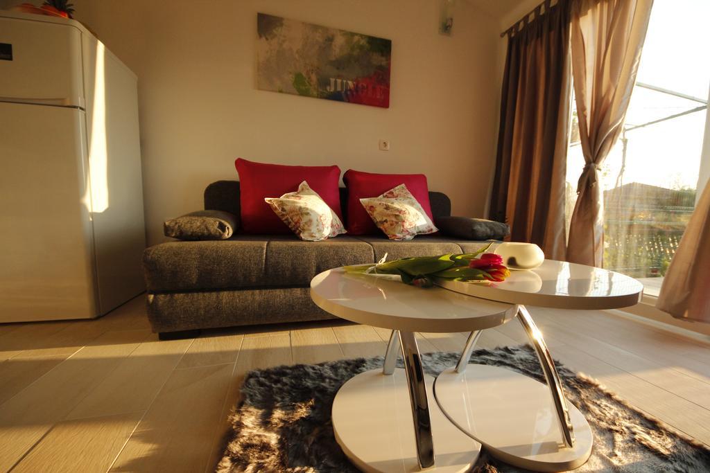 Apartment Golden Dreams Podstrana Esterno foto