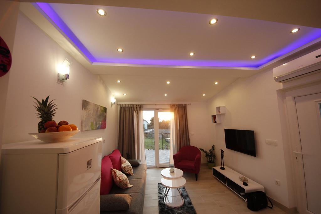 Apartment Golden Dreams Podstrana Esterno foto