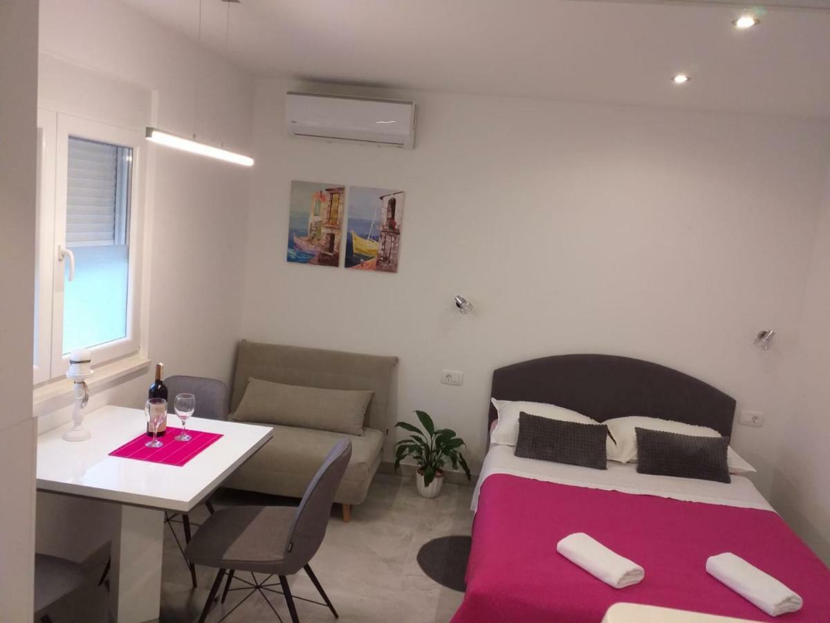 Apartment Golden Dreams Podstrana Esterno foto